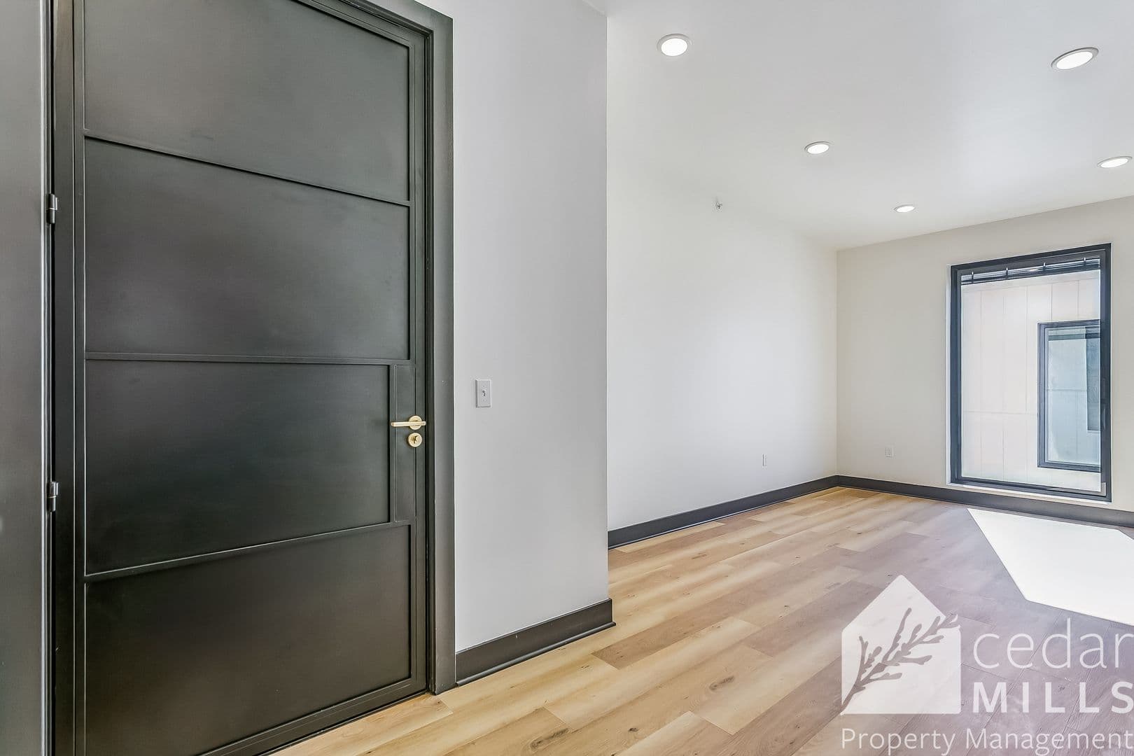 Wichita Apartment: 3205 E English St