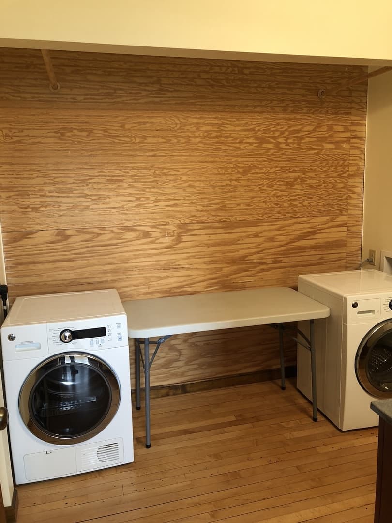 Wichita Apartment: 1220 E. Kellogg