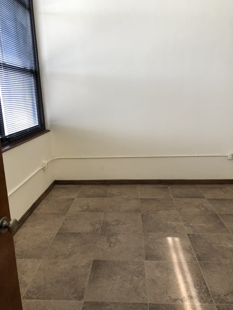 Wichita Apartment: 1220 E. Kellogg