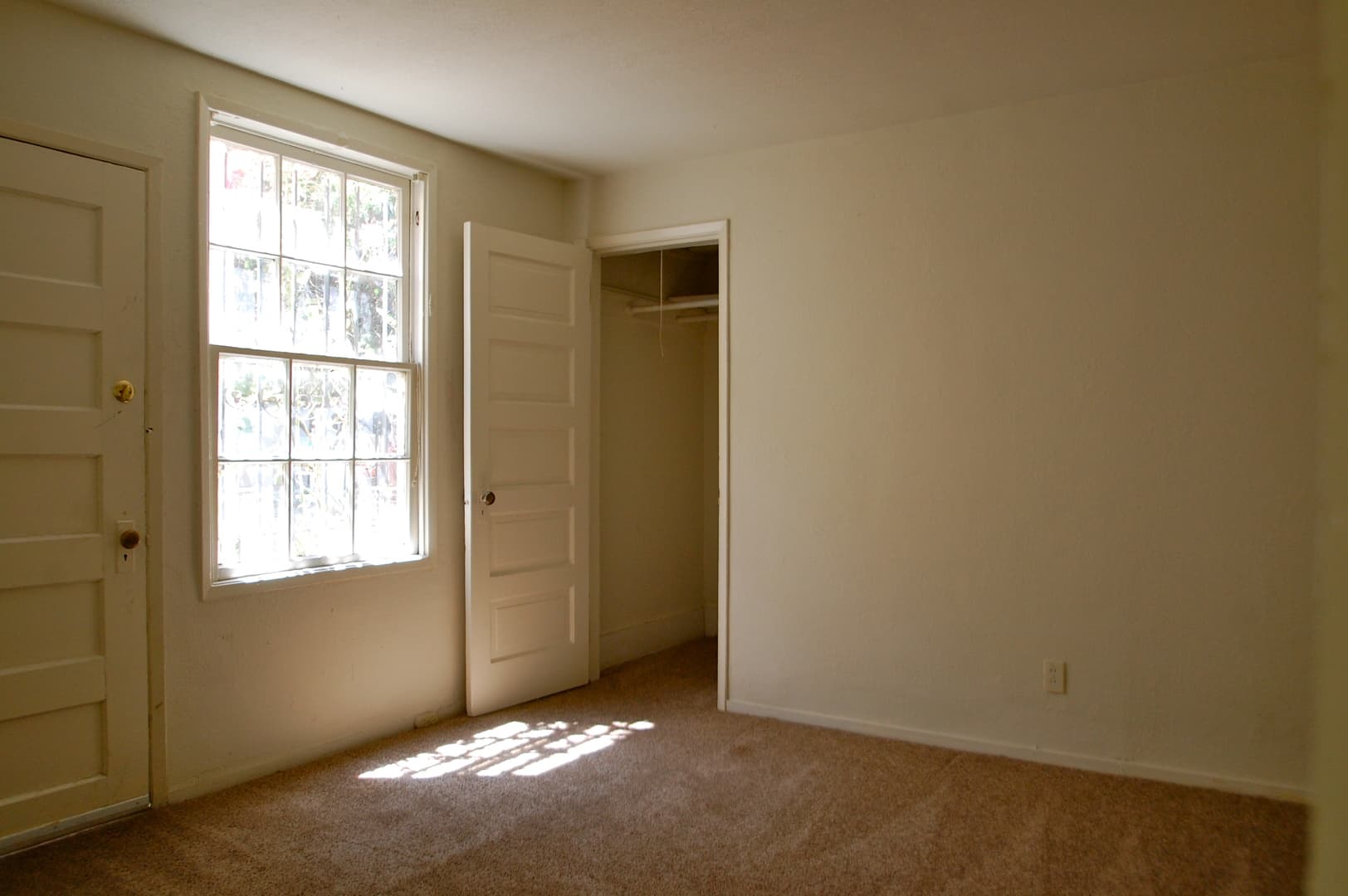 Berkeley Apartment: 2100 California St