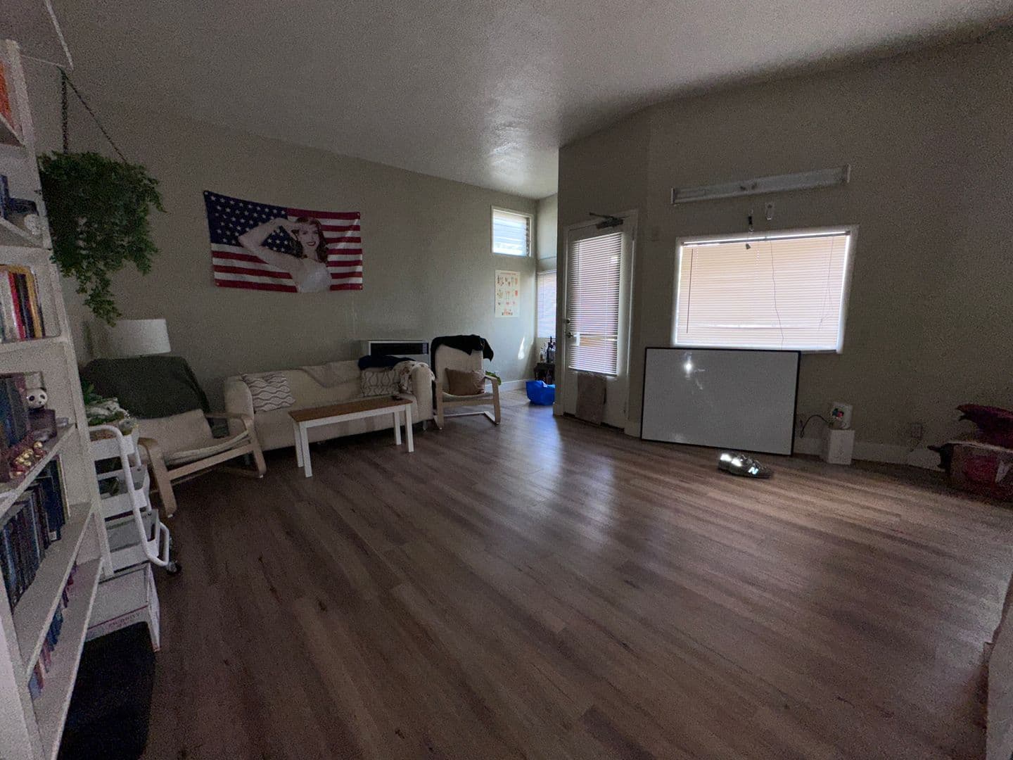 Berkeley Apartment: 2100 California St