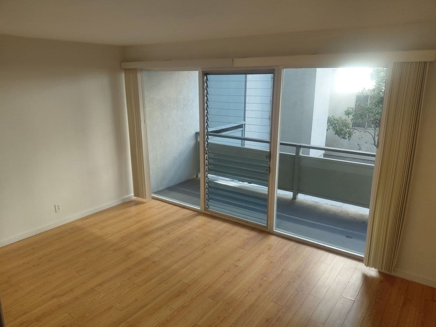 Oakland Apartment: 740 Oakland Avenue