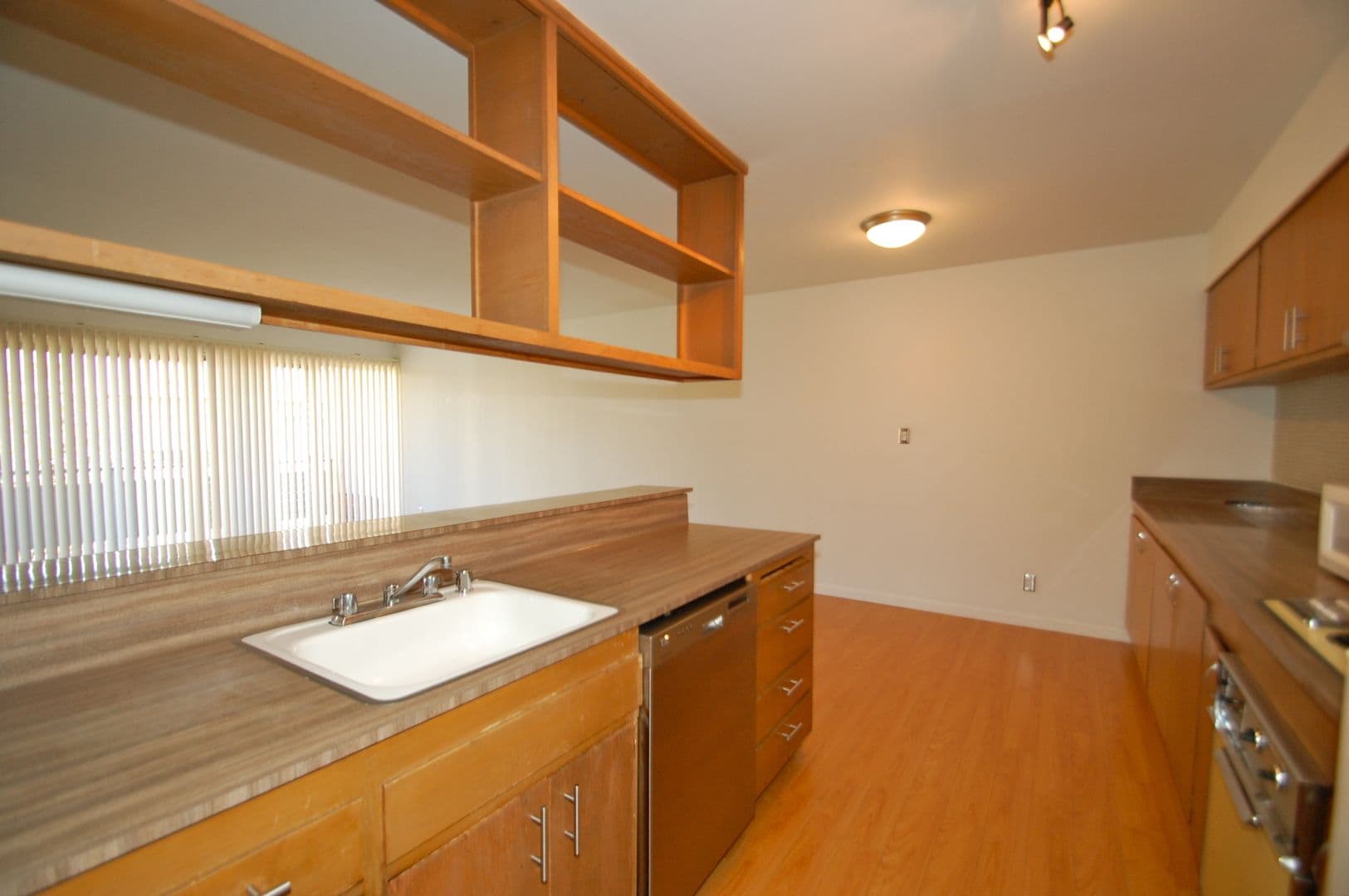 Oakland Apartment: 740 Oakland Avenue