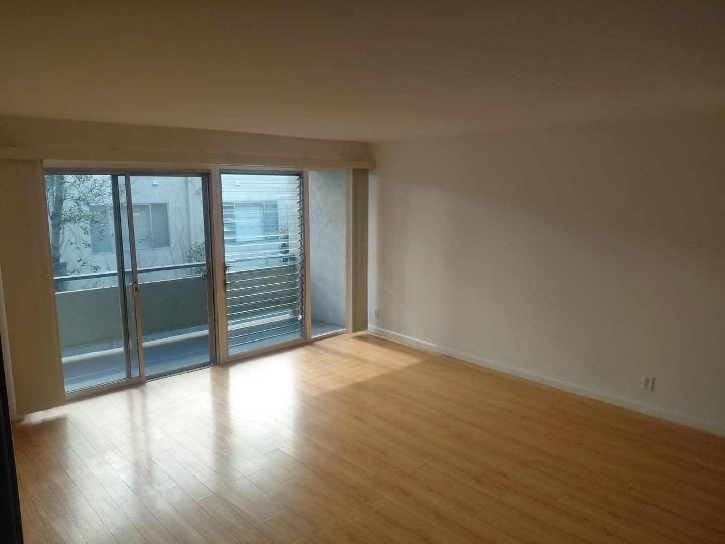 Oakland Apartment: 740 Oakland Avenue