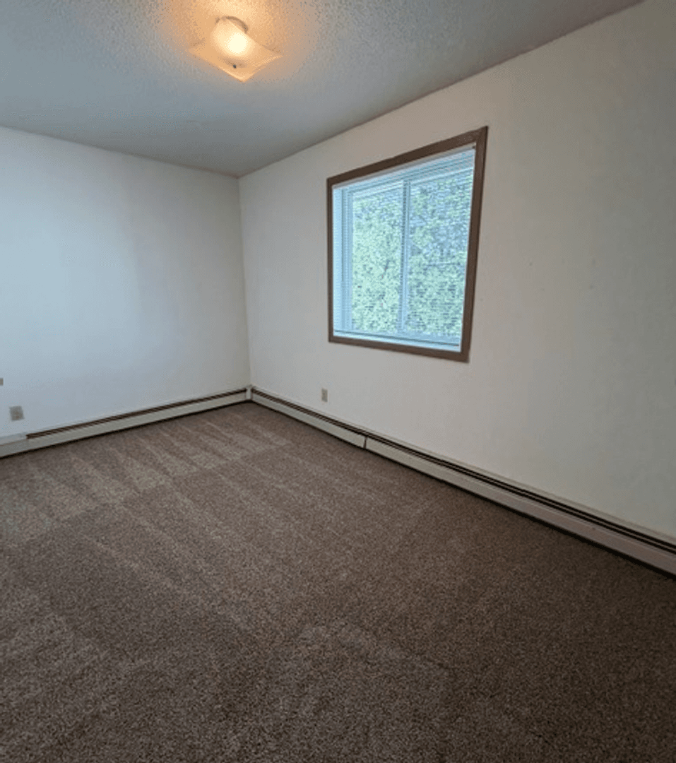 St Cloud Apartment: 724 7th Ave S