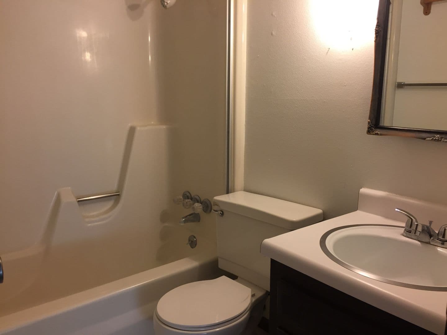 Waterloo Apartment: 1127-1137 Ravenwood Road