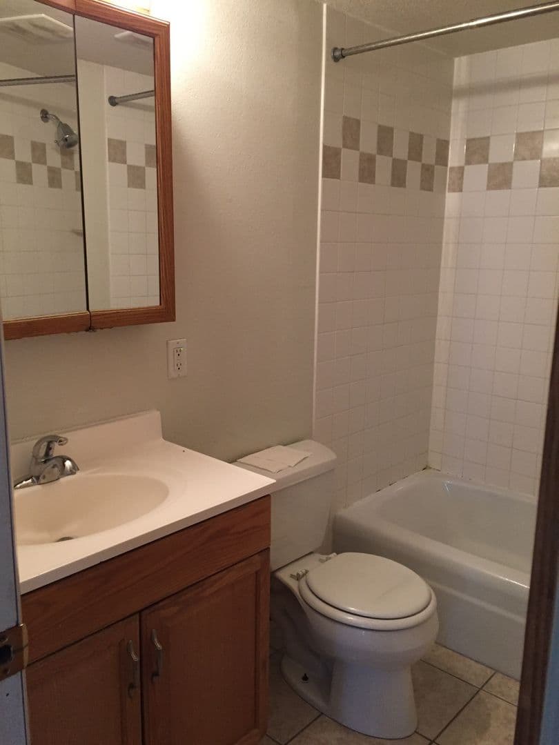 Waterloo Apartment: 1206 Washington Street A-D