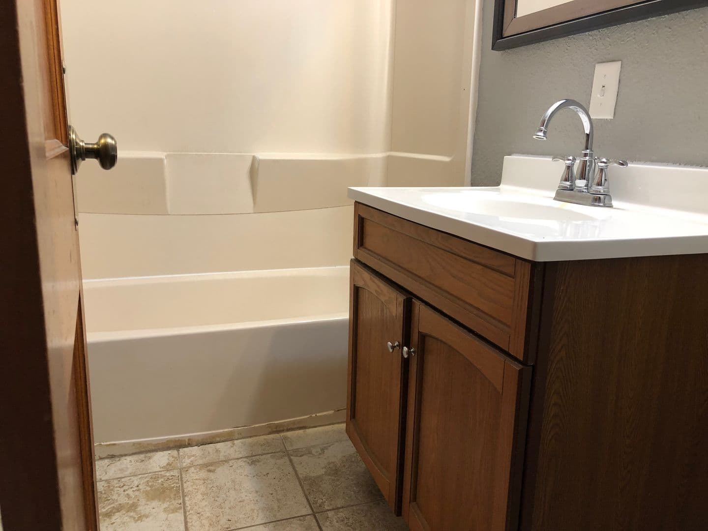 Waterloo House: 917 Kern