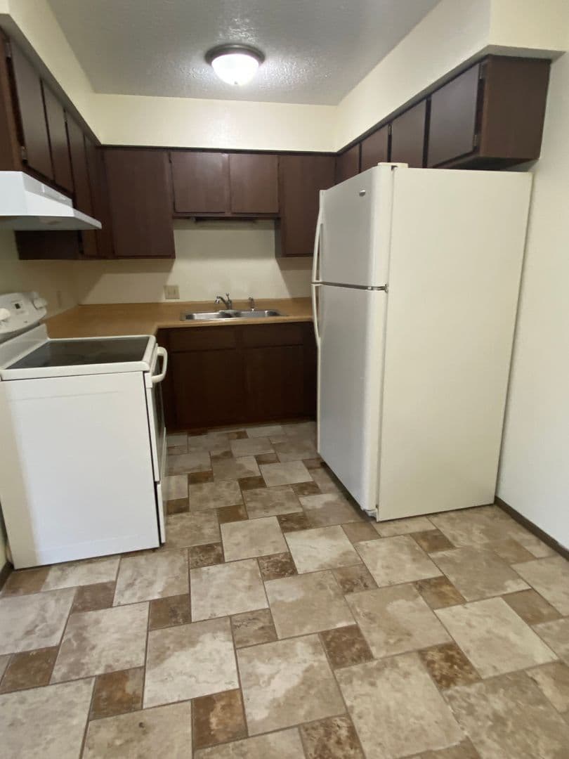 Waterloo Apartment: 3301-3349 Cobblestone Circle Apartments
