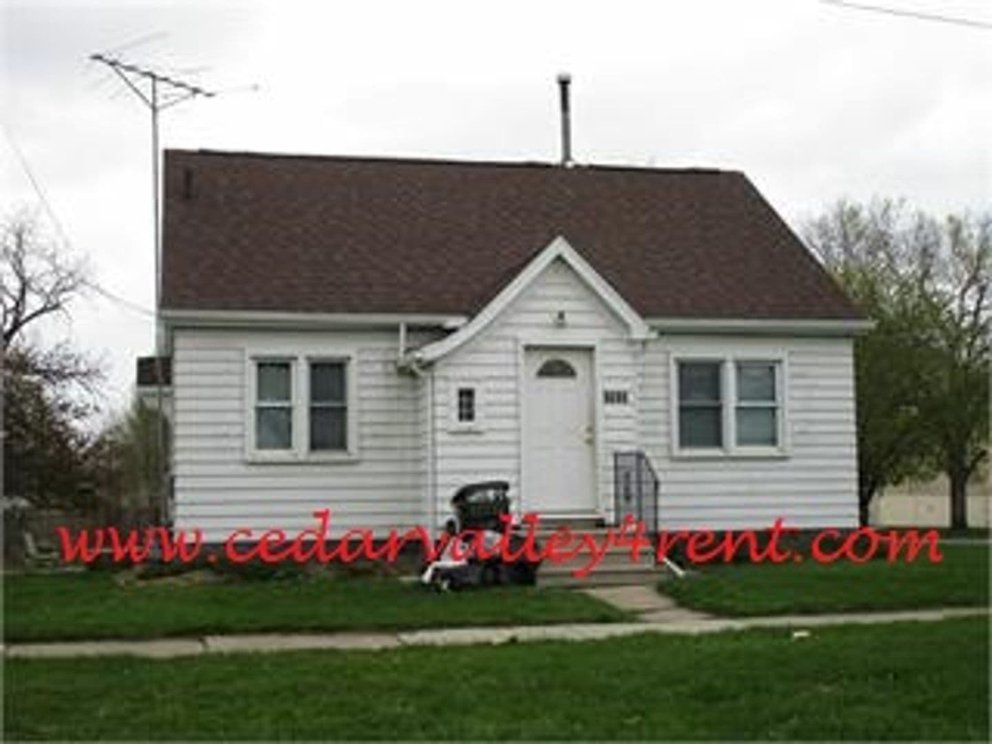 Waterloo House: 1104 West 8th St