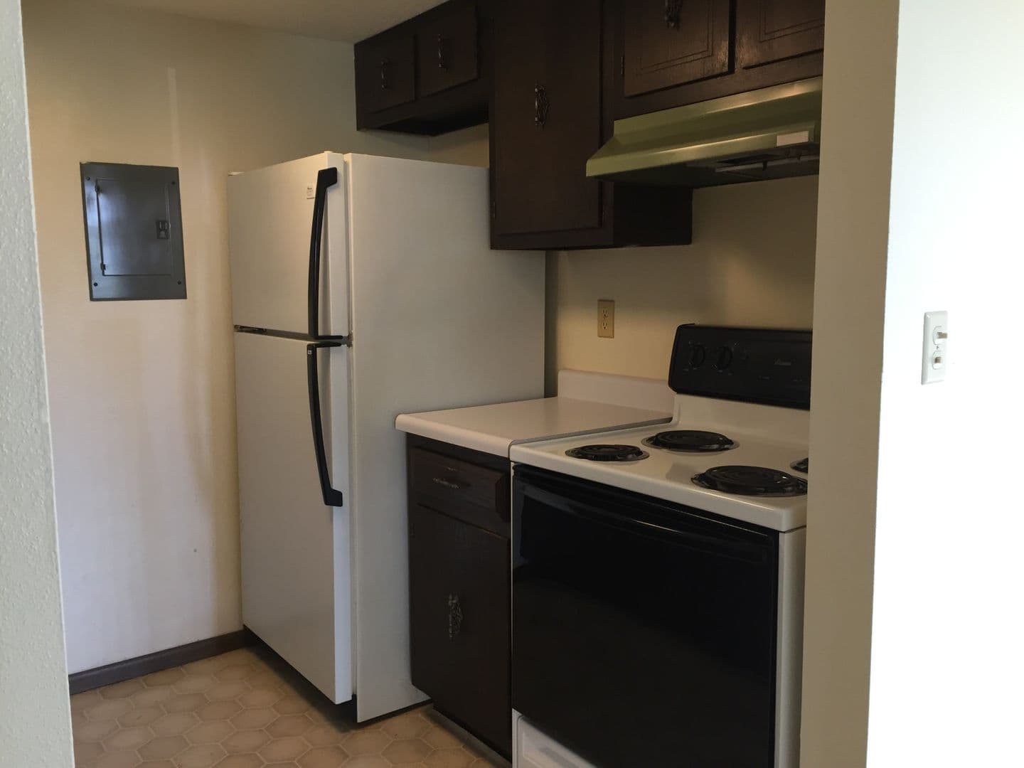Waterloo Apartment: 1127-1137 Ravenwood Road