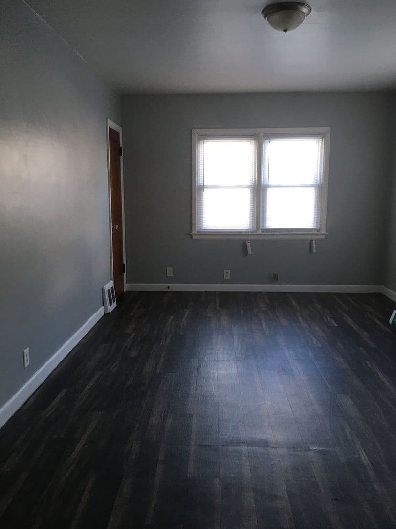 Waterloo House: 917 Kern