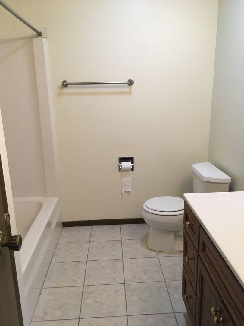 Waterloo Apartment: 3549-3749 Cobblestone Circle Apartments