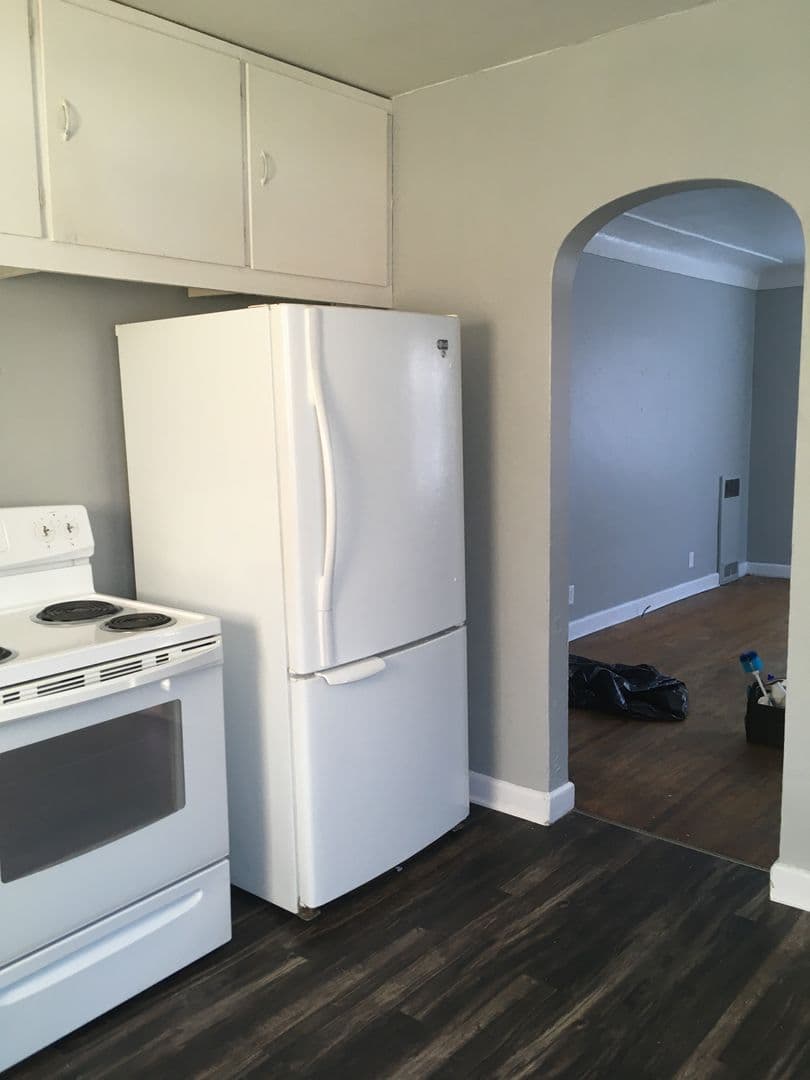 Waterloo House: 1104 West 8th St