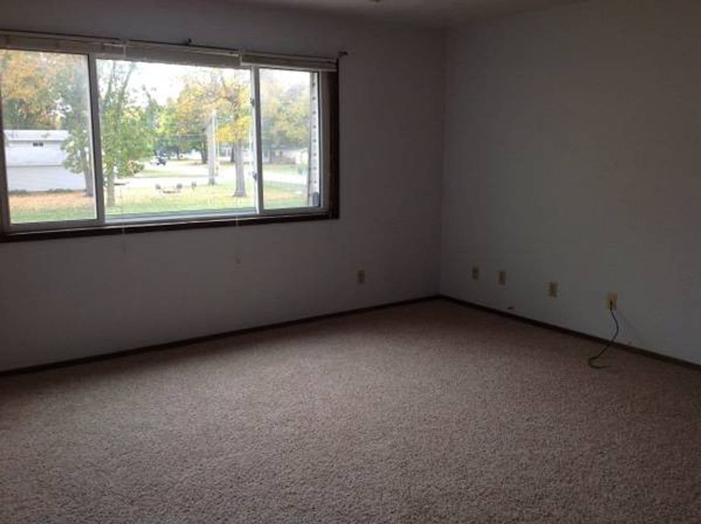 Evansdale Apartment: 115 Central Apartments 1-8