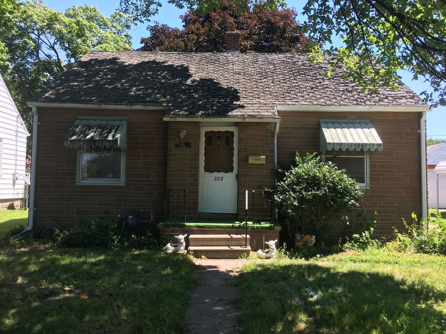 Waterloo House: 228 Sherman
