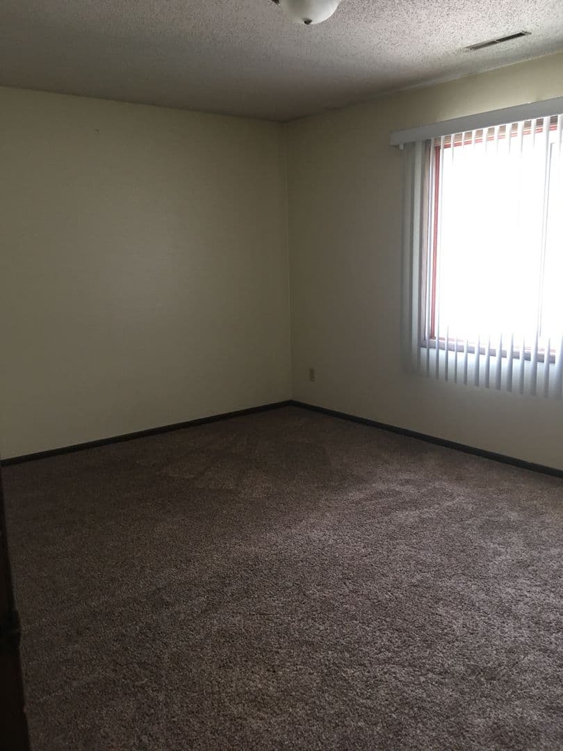 Waterloo Apartment: 3549-3749 Cobblestone Circle Apartments