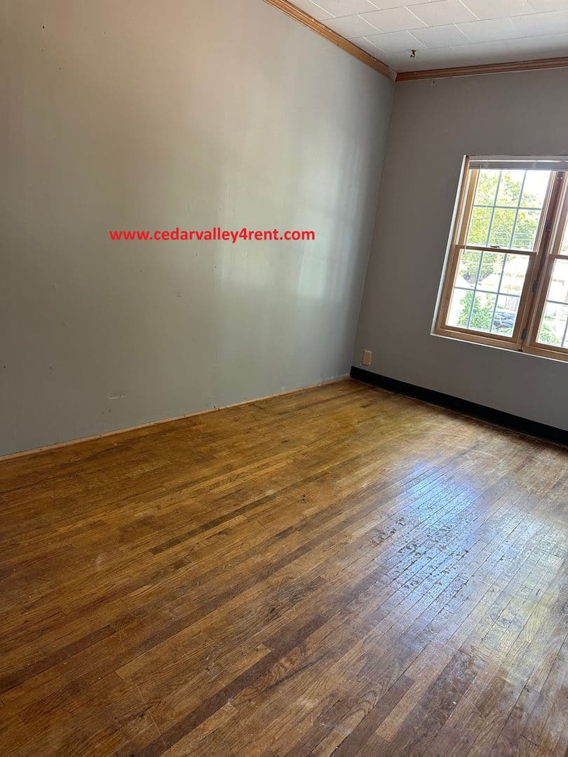 Waterloo House: 434 Oaklawn Avenue