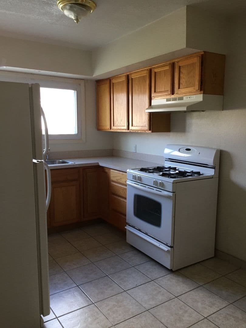Waterloo Apartment: 1206 Washington Street A-D
