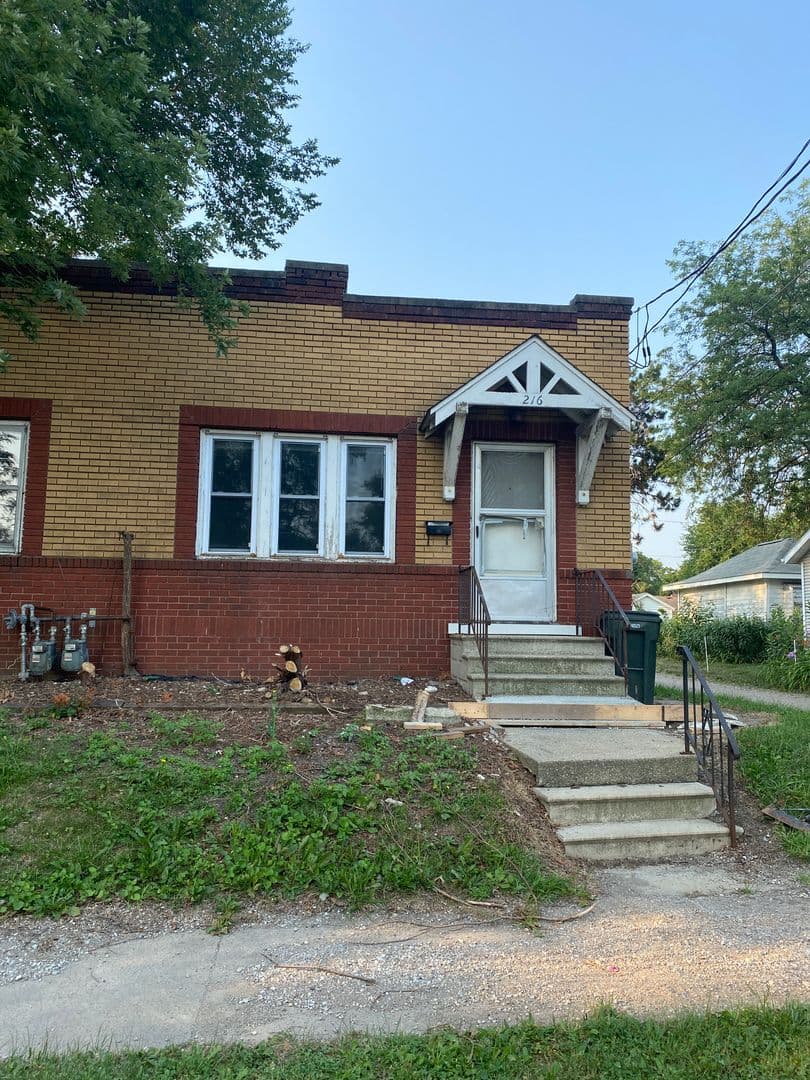 Waterloo House: 216 Pleasant