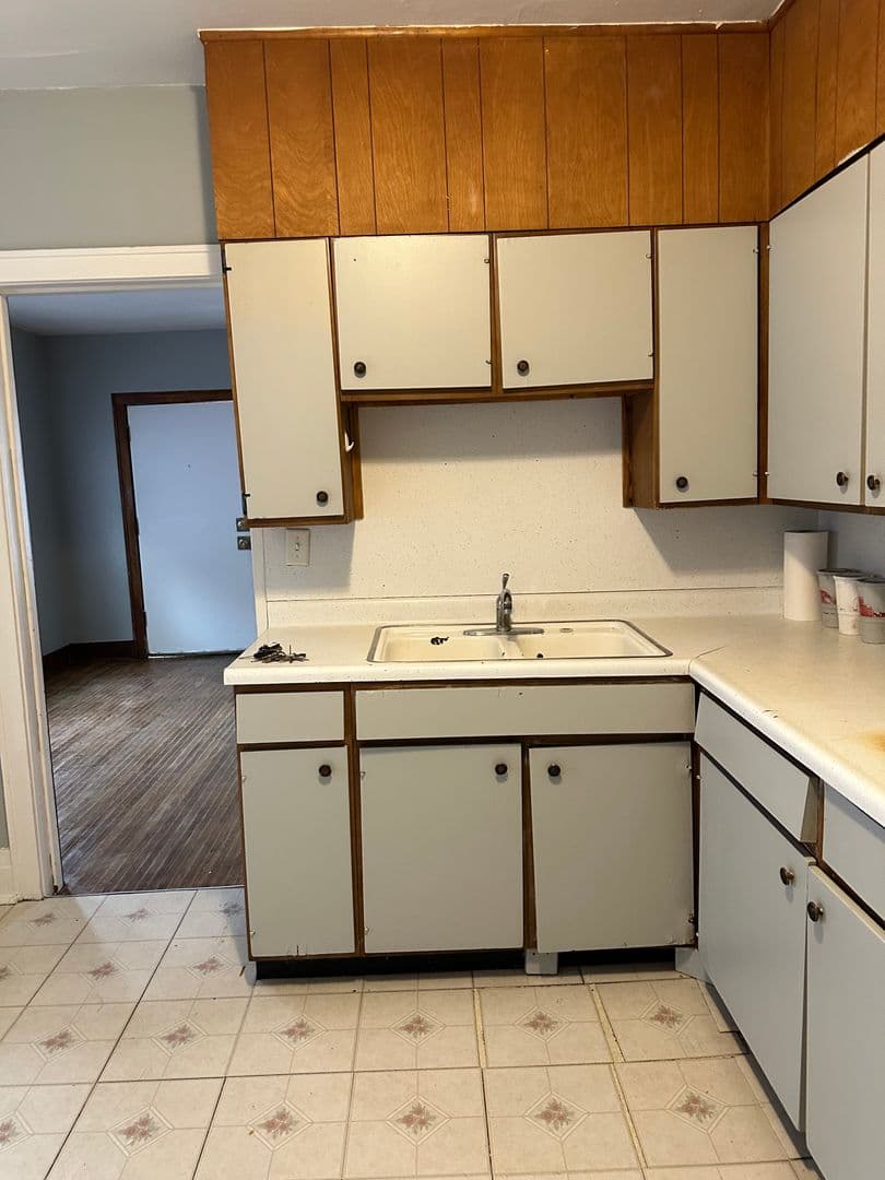 Waterloo House: 216 Pleasant