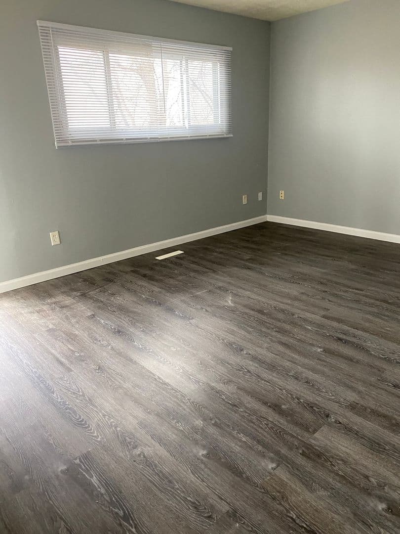 Waterloo Apartment: 1206 Washington Street A-D