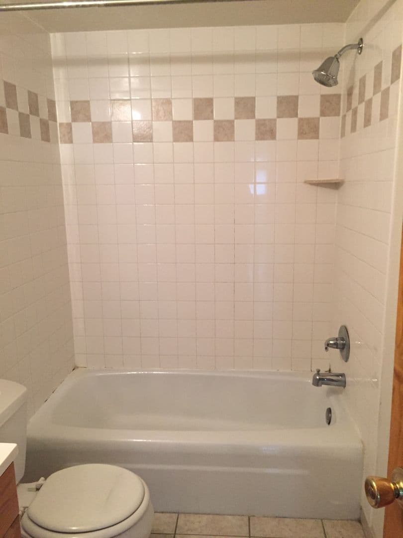 Waterloo Apartment: 1206 Washington Street A-D