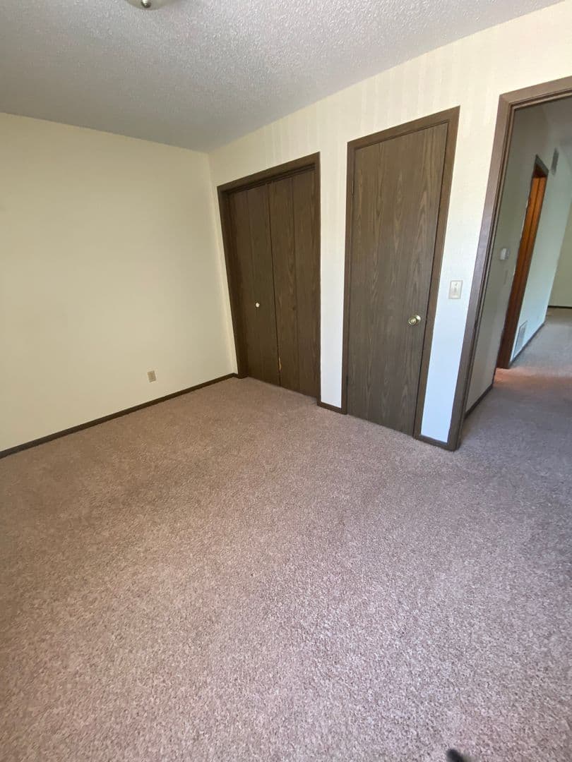 Waterloo Apartment: 3301-3349 Cobblestone Circle Apartments