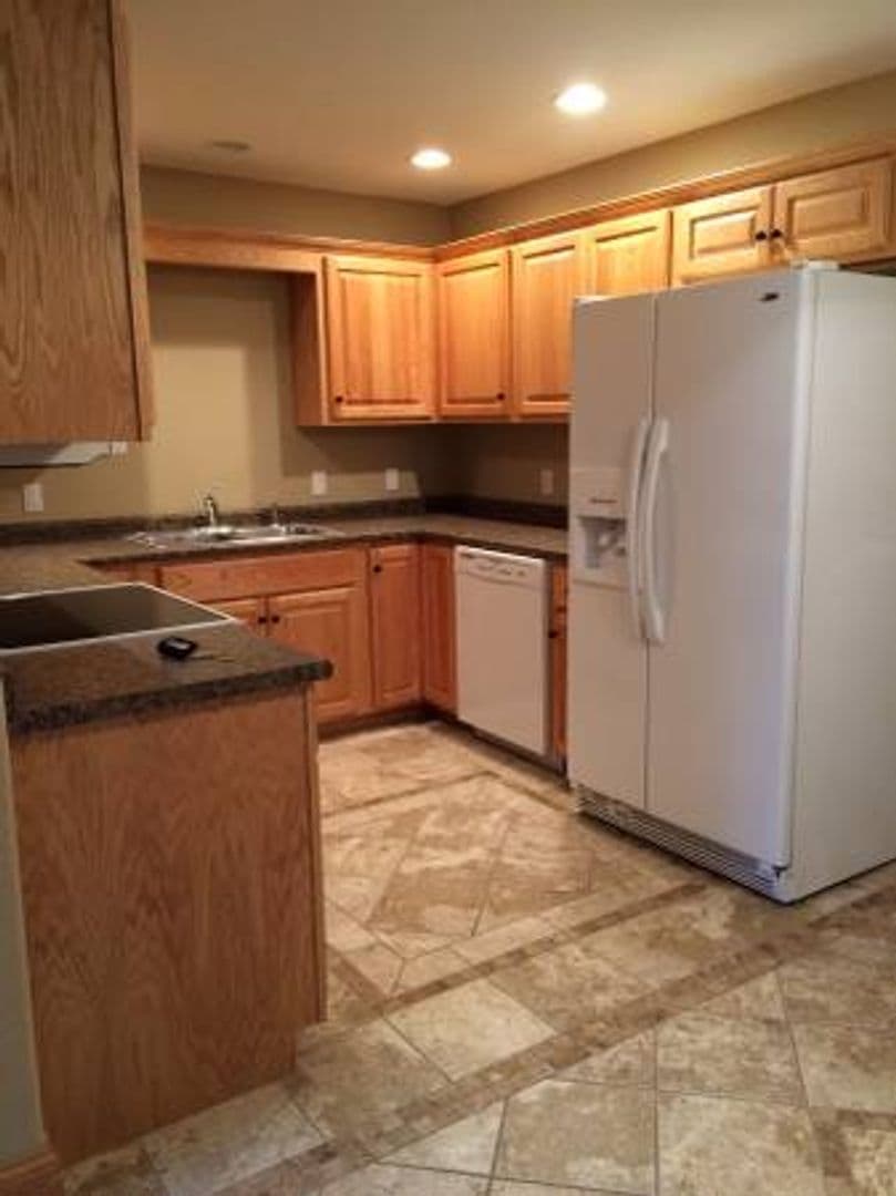 Waterloo Apartment: 3401-3501 Cobblestone Circle