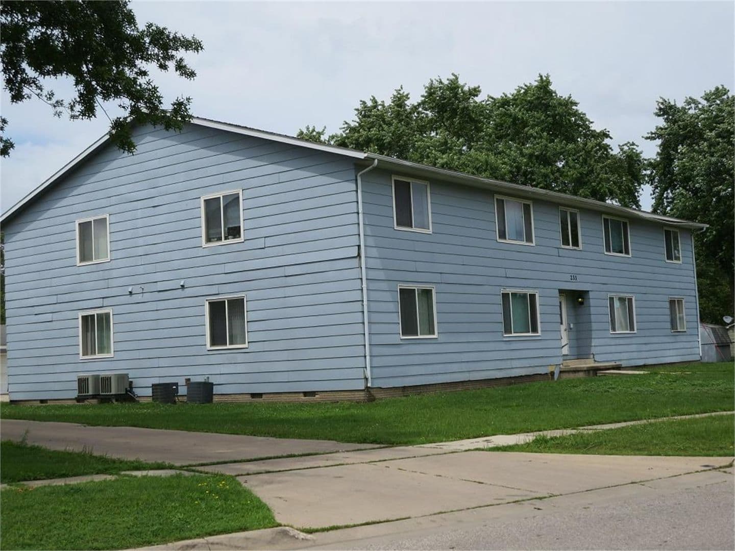 Waterloo Apartment: 233 Brookeridge Apartments