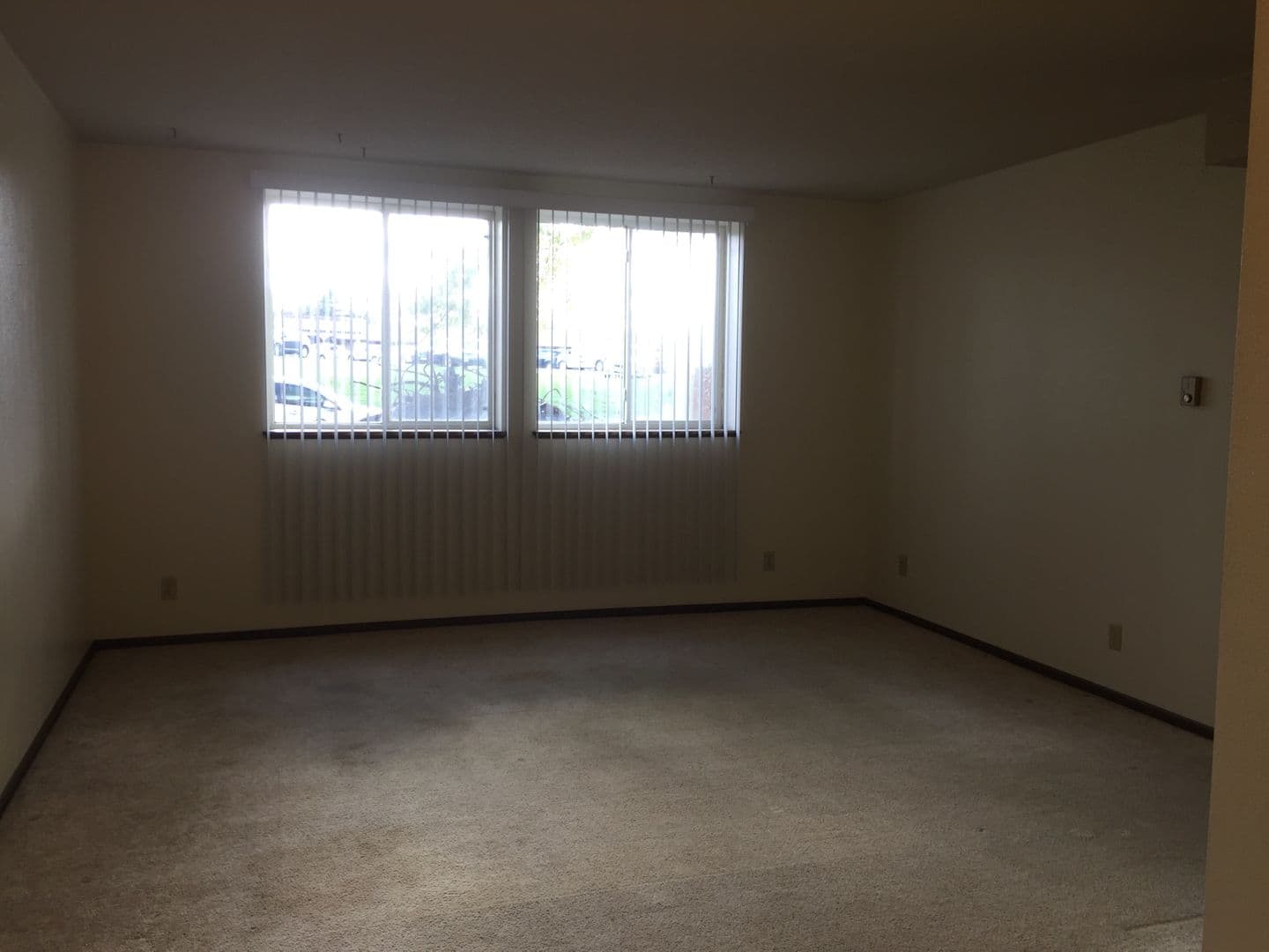 Waterloo Apartment: 1127-1137 Ravenwood Road