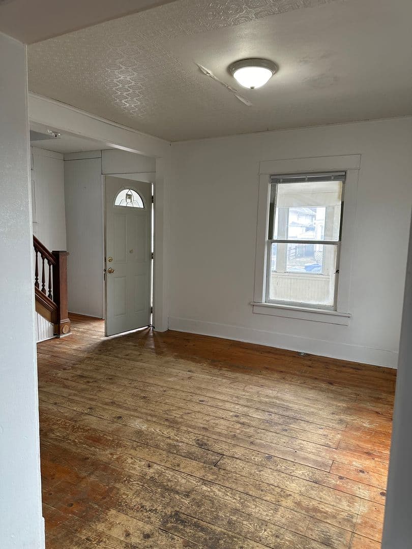 Waterloo House: 410 Randall Street