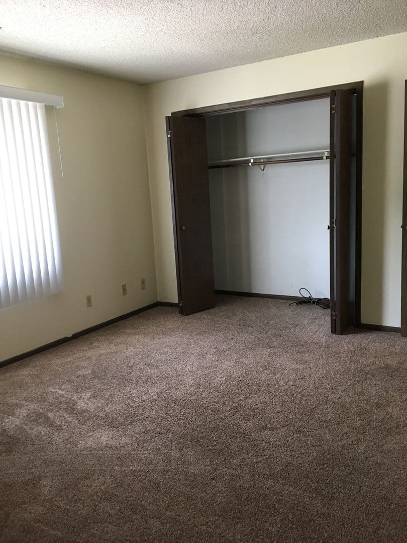 Waterloo Apartment: 3549-3749 Cobblestone Circle Apartments