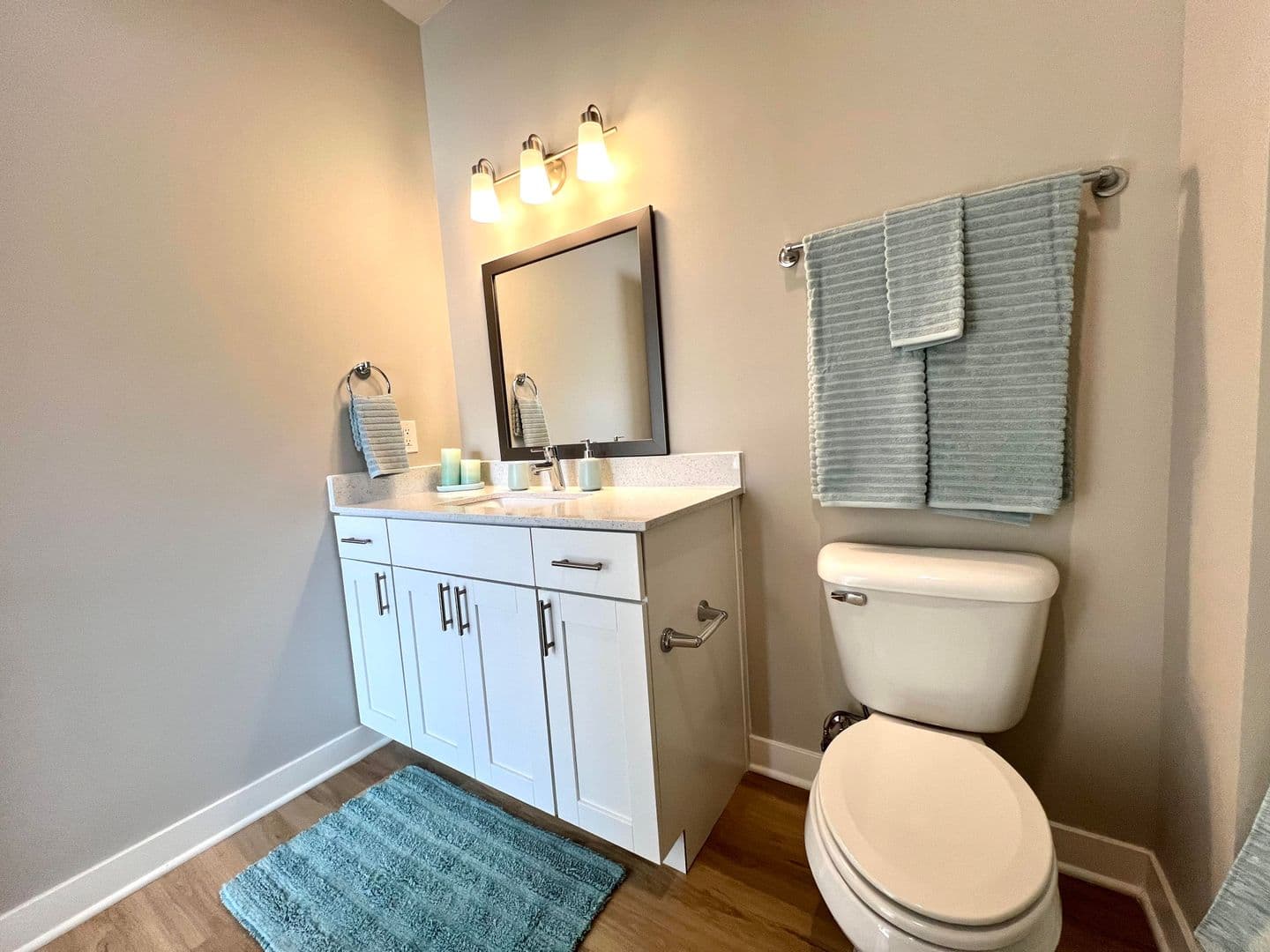 Bloomington Apartment: 120 E Aqua Way