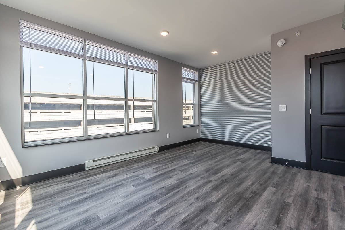 Bloomington Apartment: 215 S. Walnut