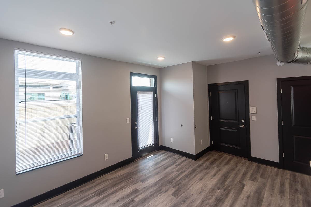 Bloomington Apartment: 215 S. Walnut