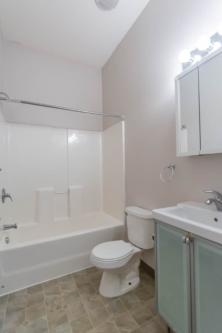 Bloomington Apartment: 601 N. College Ave.