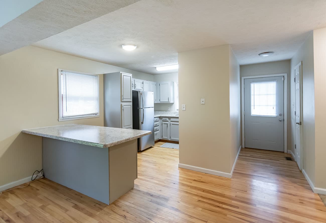 Bloomington Apartment: 511 E 14th St