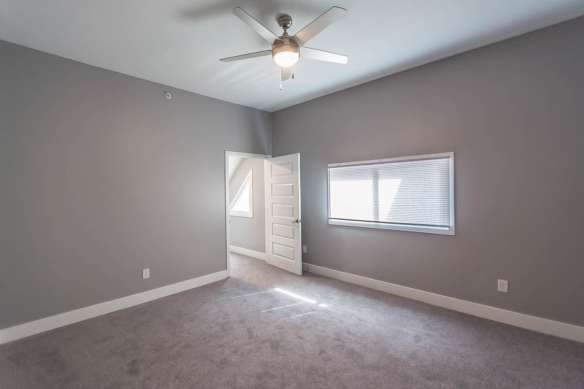 Bloomington Apartment: 221 E. Kirkwood Ave.