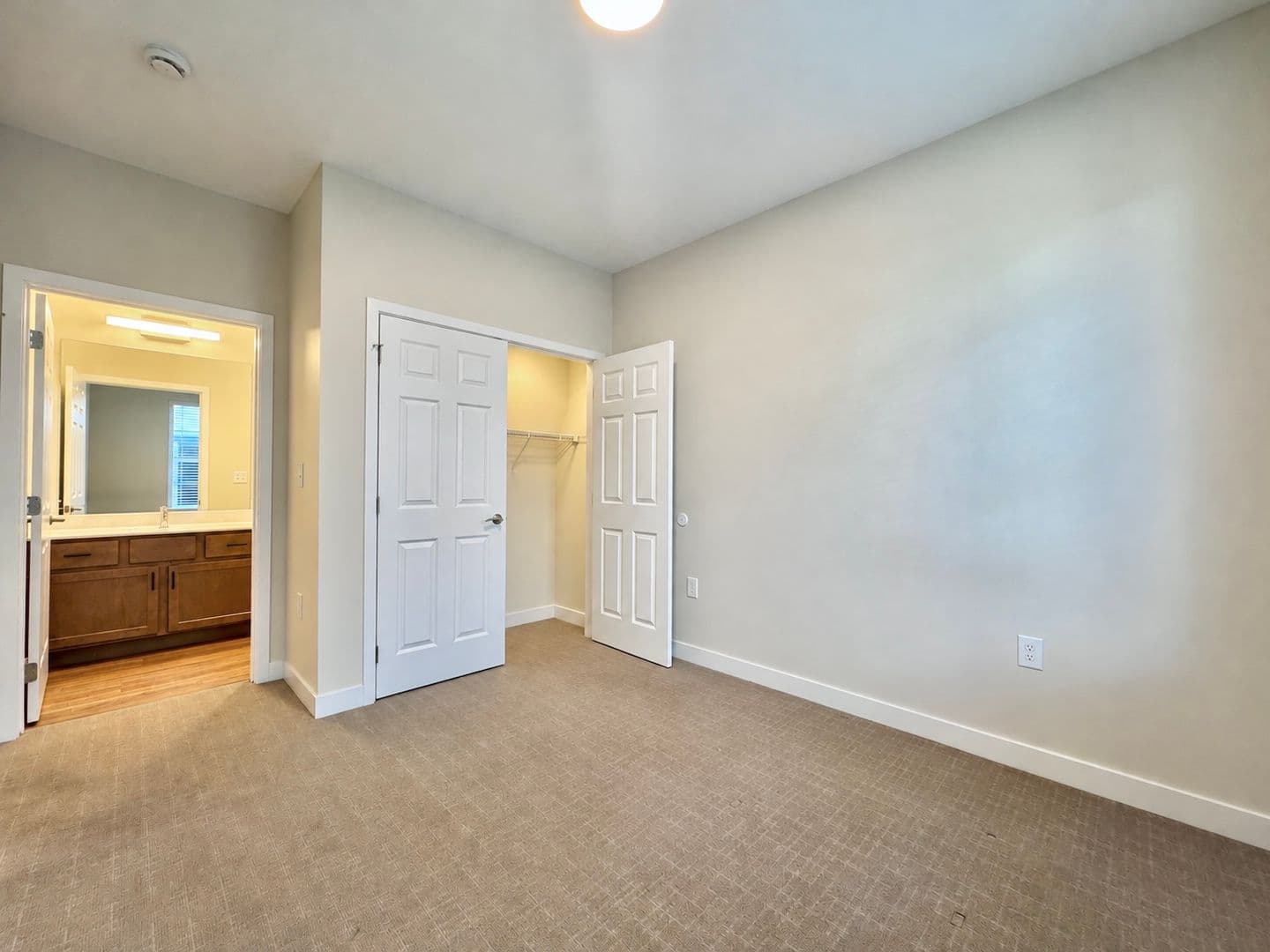 Bloomington Apartment: 527 N Grant Street
