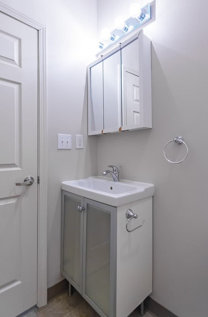Bloomington Apartment: 601 N. College Ave.
