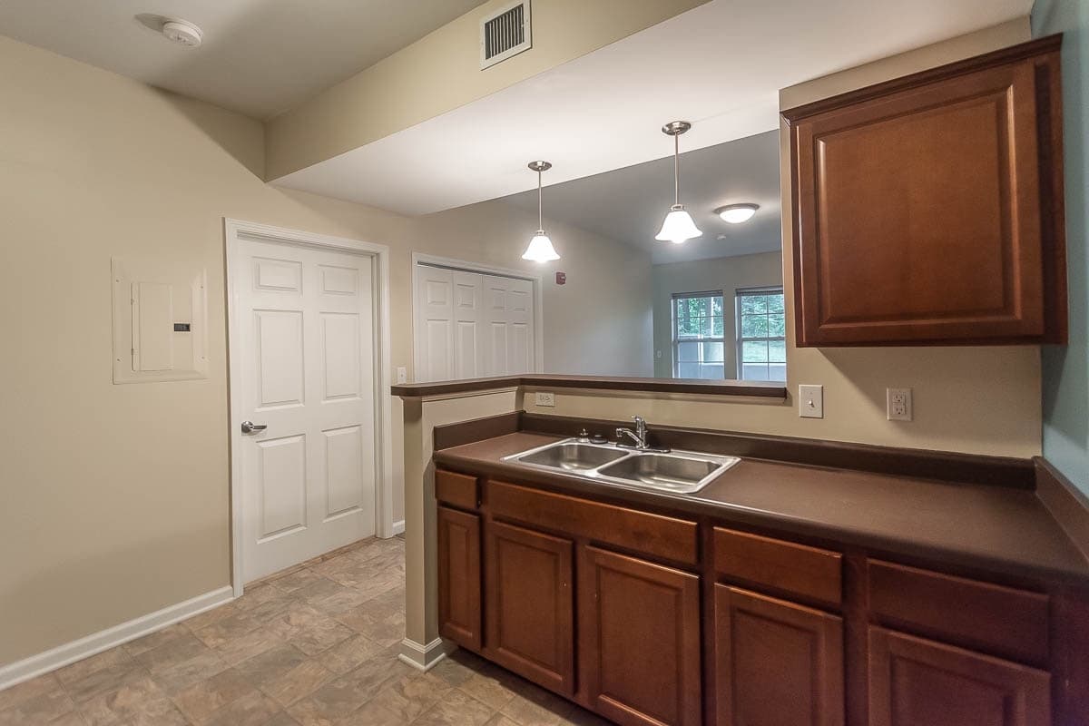 Bloomington Apartment: 2539  Eastgate Lane