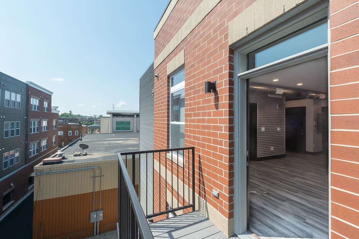 Bloomington Apartment: 215 S. Walnut