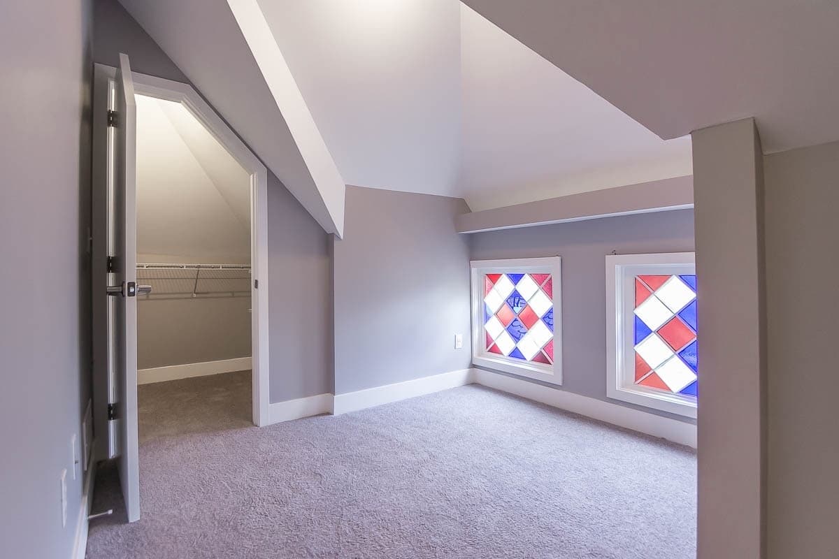 Bloomington Apartment: 221 E. Kirkwood Ave.