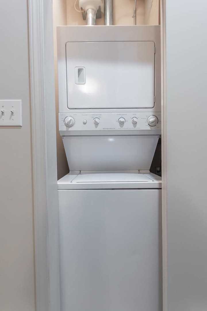 Bloomington Apartment: 601 N. College Ave.
