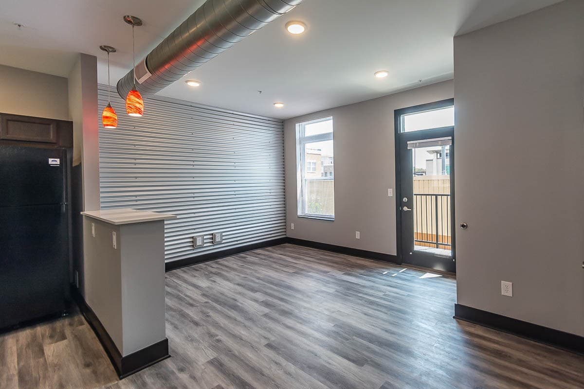 Bloomington Apartment: 215 S. Walnut