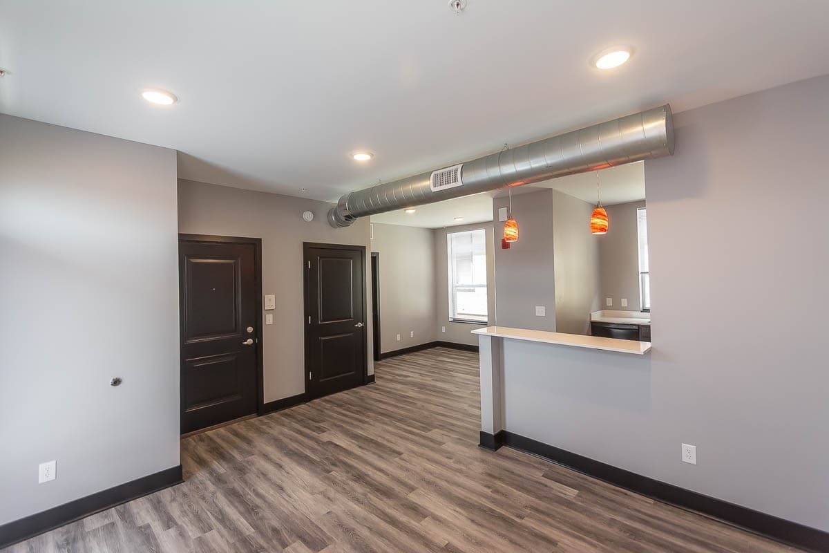 Bloomington Apartment: 215 S. Walnut