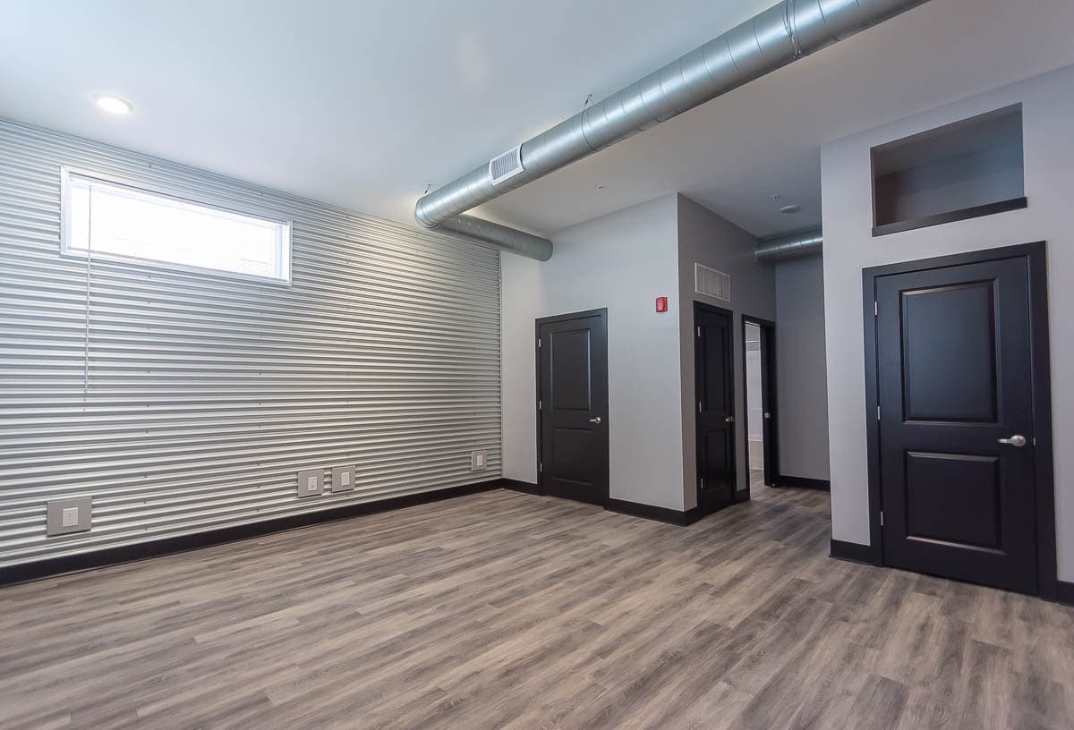 Bloomington Apartment: 215 S. Walnut