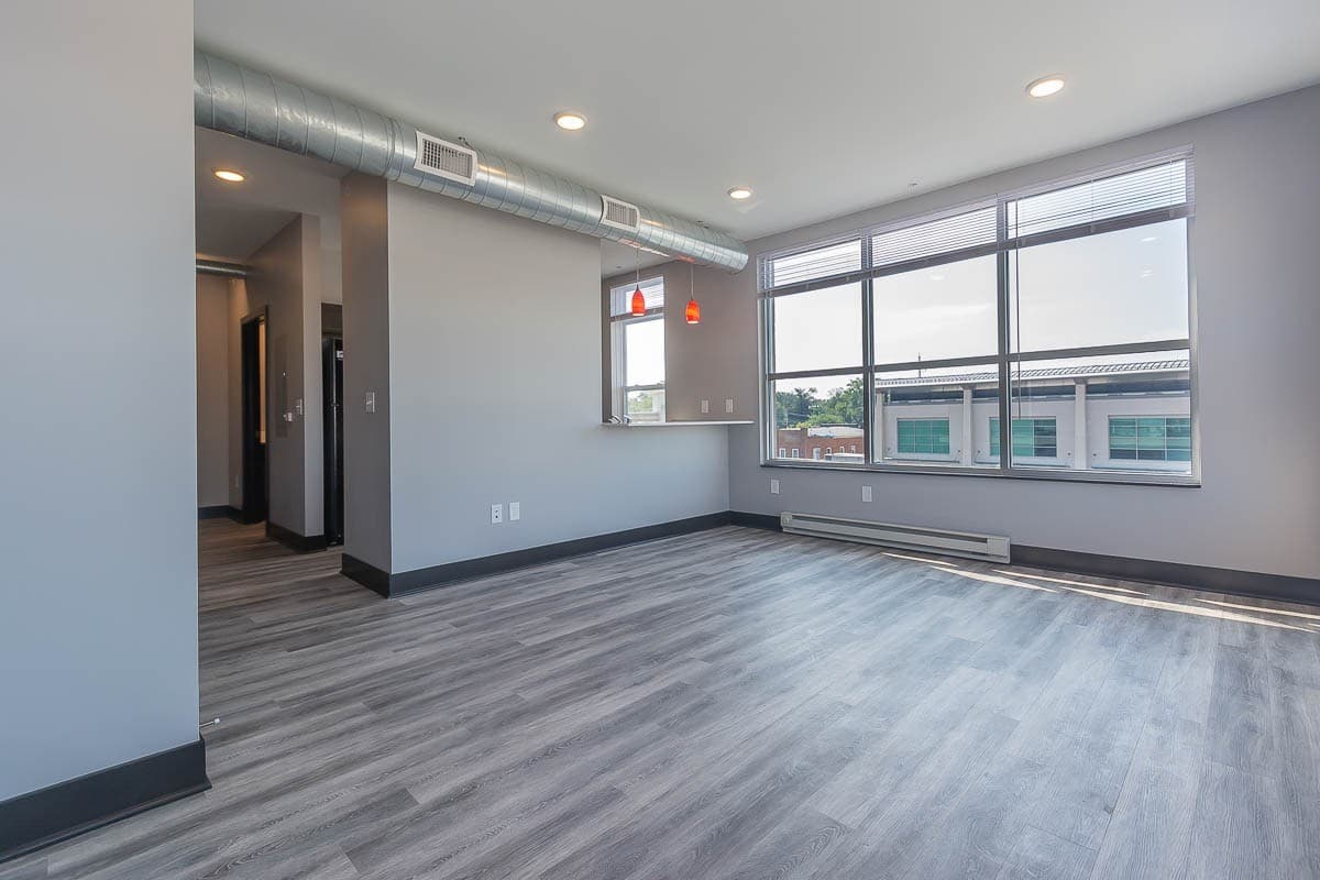 Bloomington Apartment: 215 S. Walnut