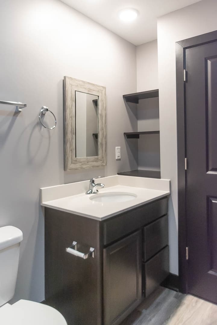 Bloomington Apartment: 215 S. Walnut
